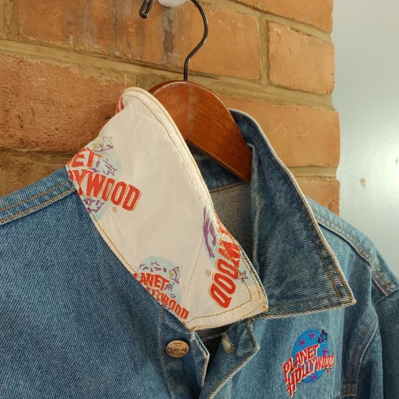 Vintage 90's Planet Hollywood denim jacket, unisex size small (fits large) - Picture 6 of 16